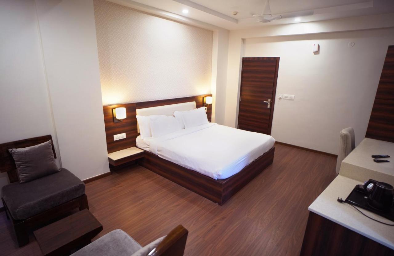 Sai Maa Hotel & Residency Puttaparthi Eksteriør billede