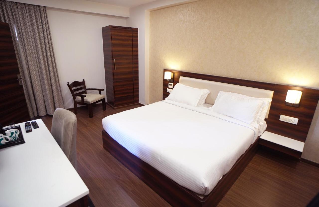 Sai Maa Hotel & Residency Puttaparthi Eksteriør billede