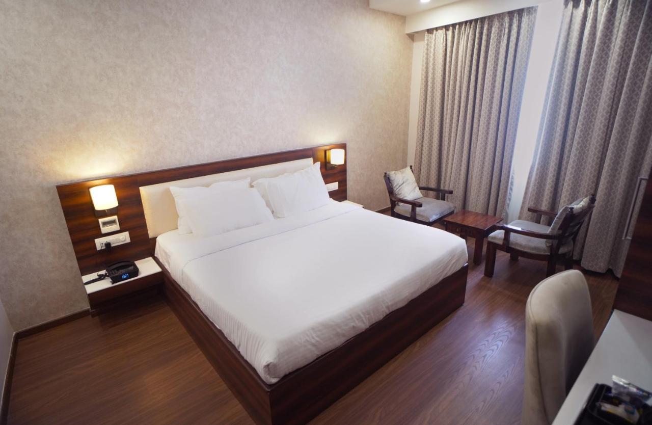 Sai Maa Hotel & Residency Puttaparthi Eksteriør billede