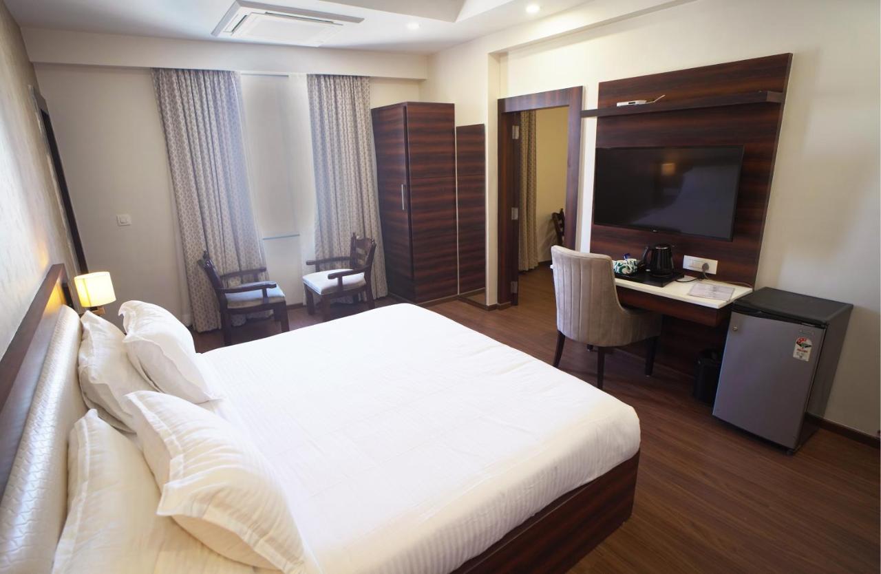 Sai Maa Hotel & Residency Puttaparthi Eksteriør billede