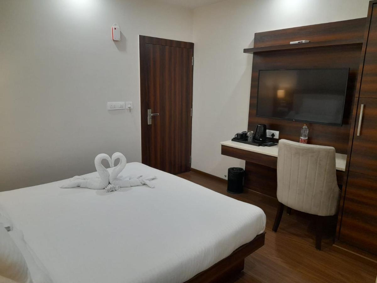 Sai Maa Hotel & Residency Puttaparthi Eksteriør billede