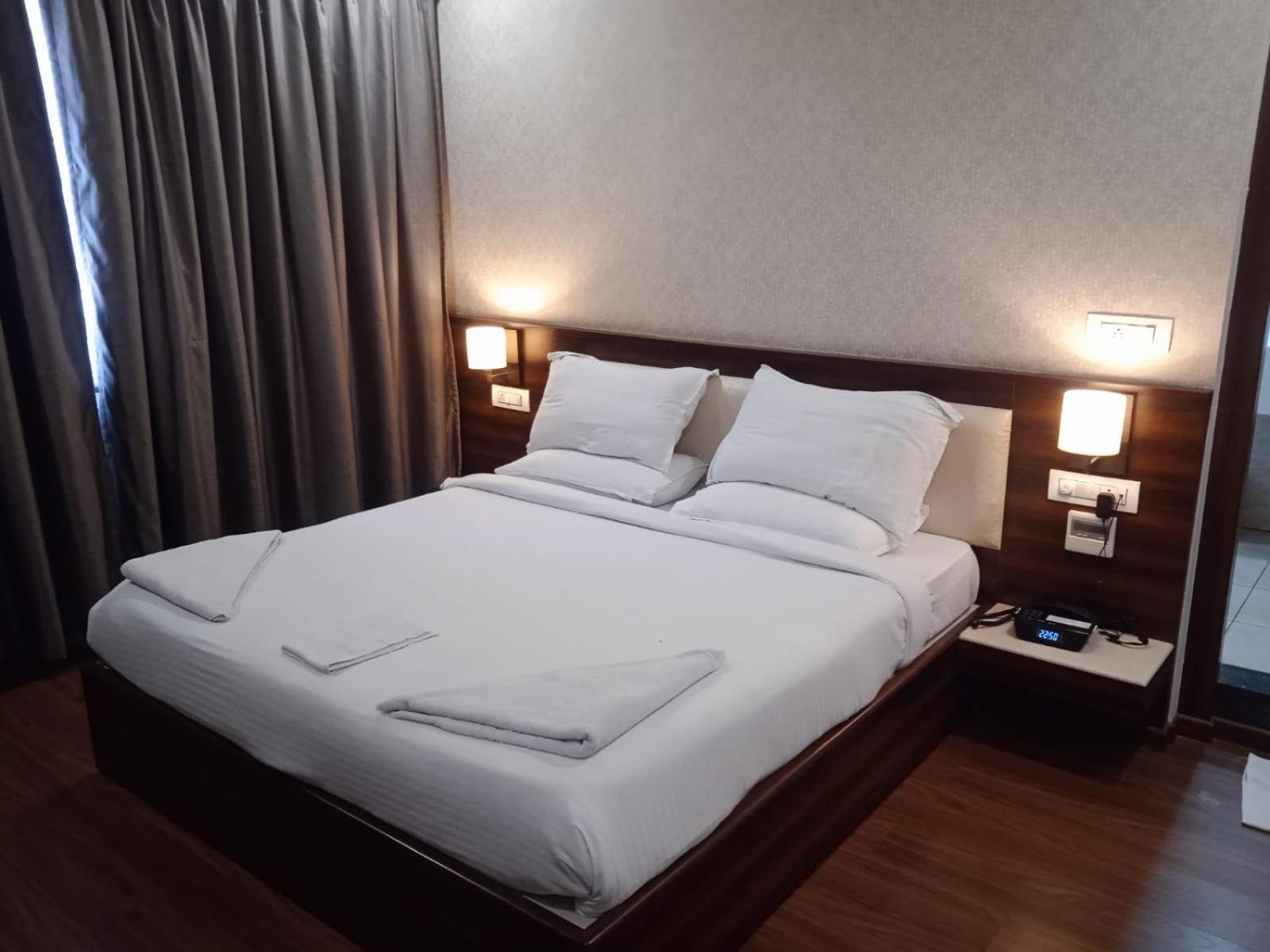 Sai Maa Hotel & Residency Puttaparthi Eksteriør billede