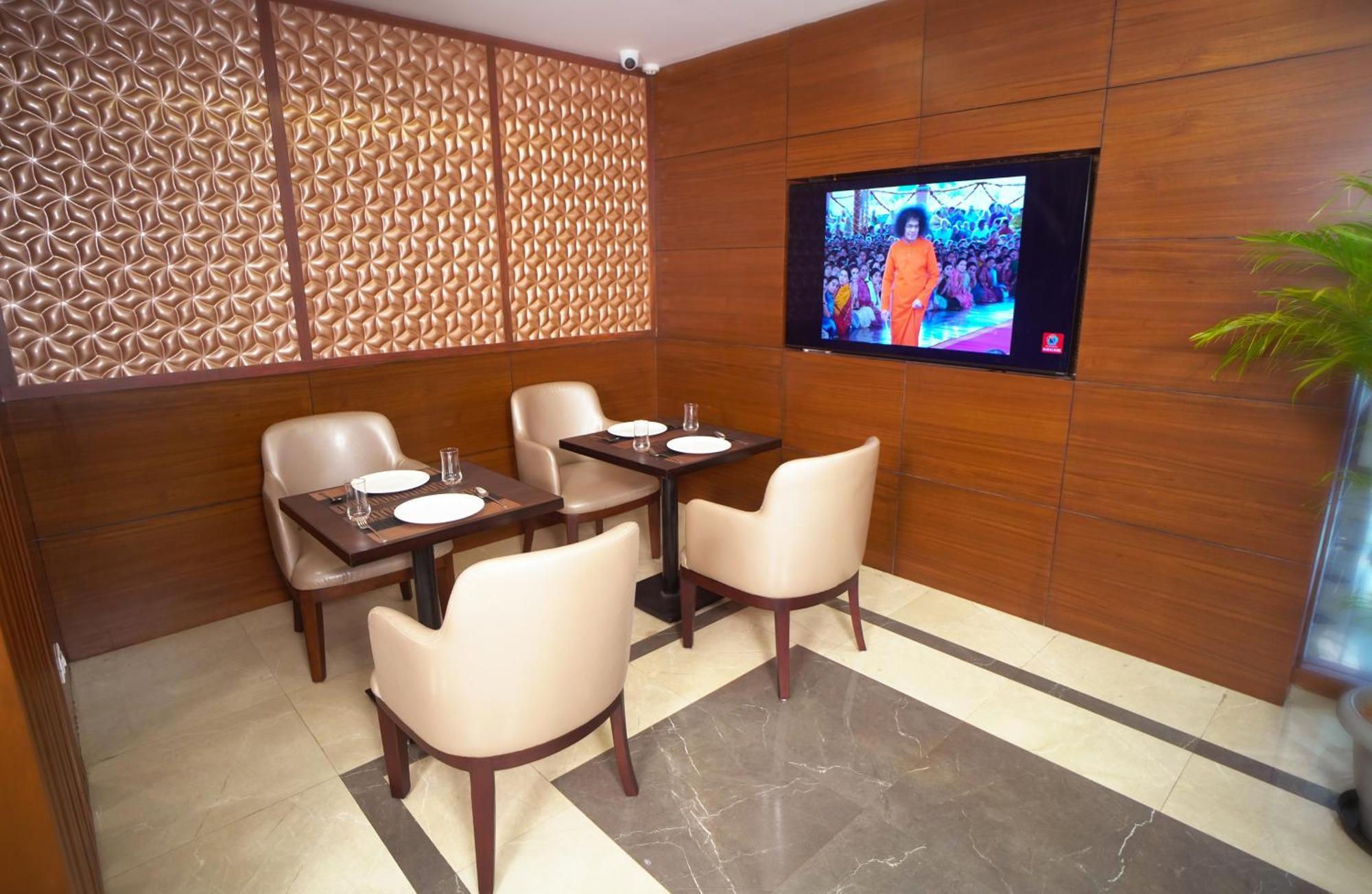 Sai Maa Hotel & Residency Puttaparthi Eksteriør billede